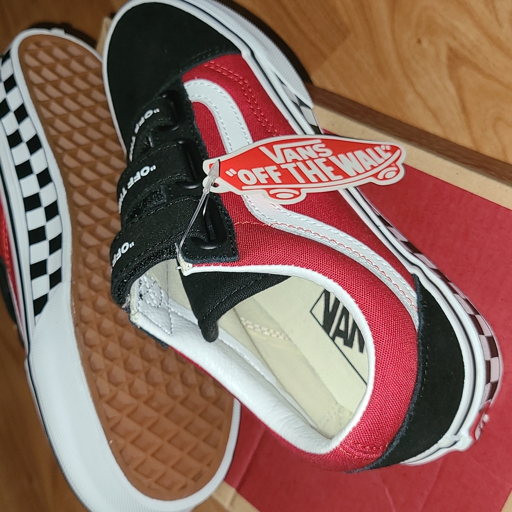Vans Women shoe brand new